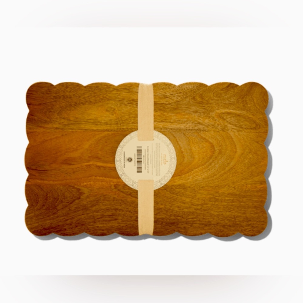 MELA ARTISANS Scalloped Edge Mango Wood Board. BRAND NEW IN ORIGINAL PACKAGING